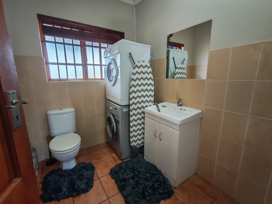 2 Bedroom Property for Sale in Kannoniers Park North West